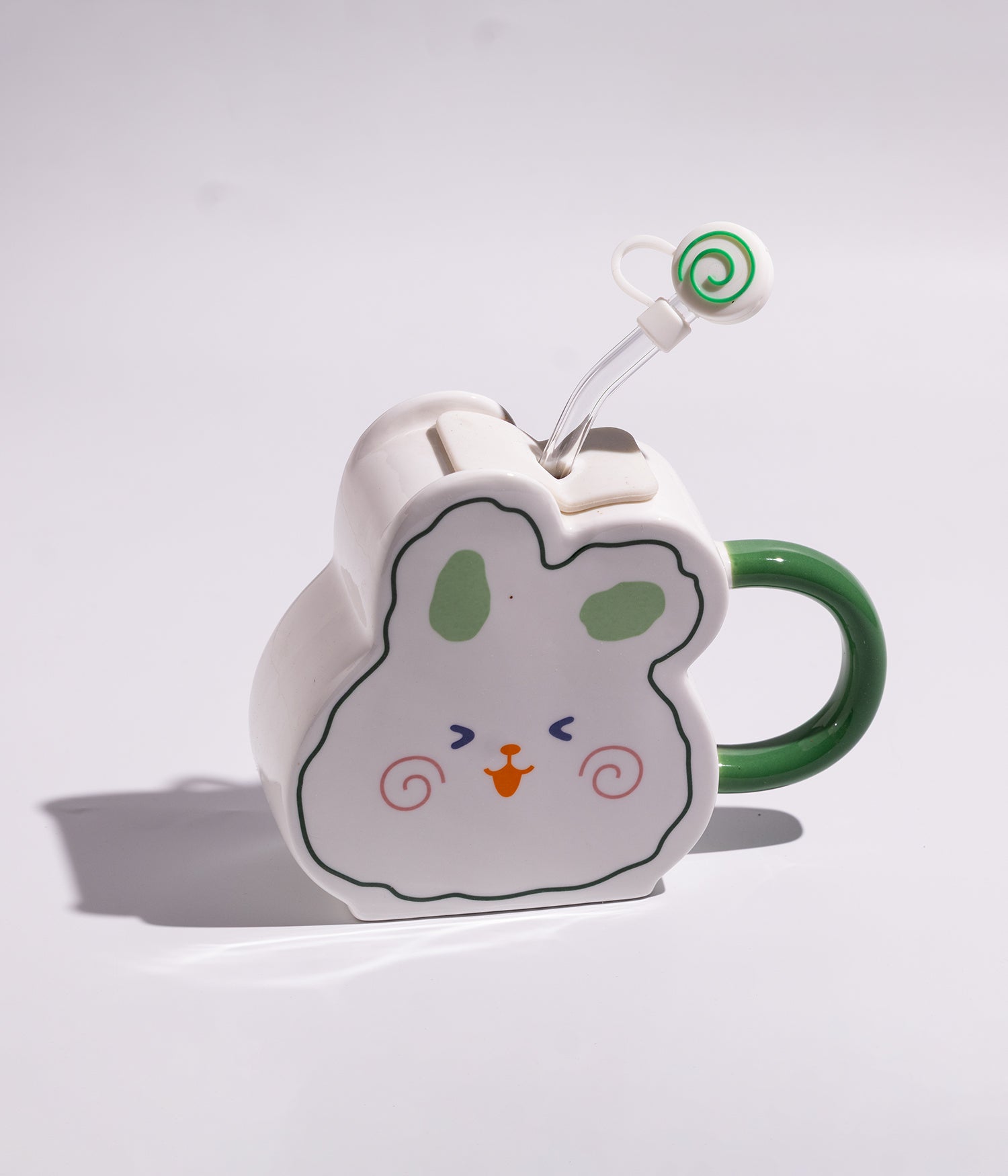 كوب قهوة سيراميك بتصميم وجه الارنب ومزاز لسهولة الشرب