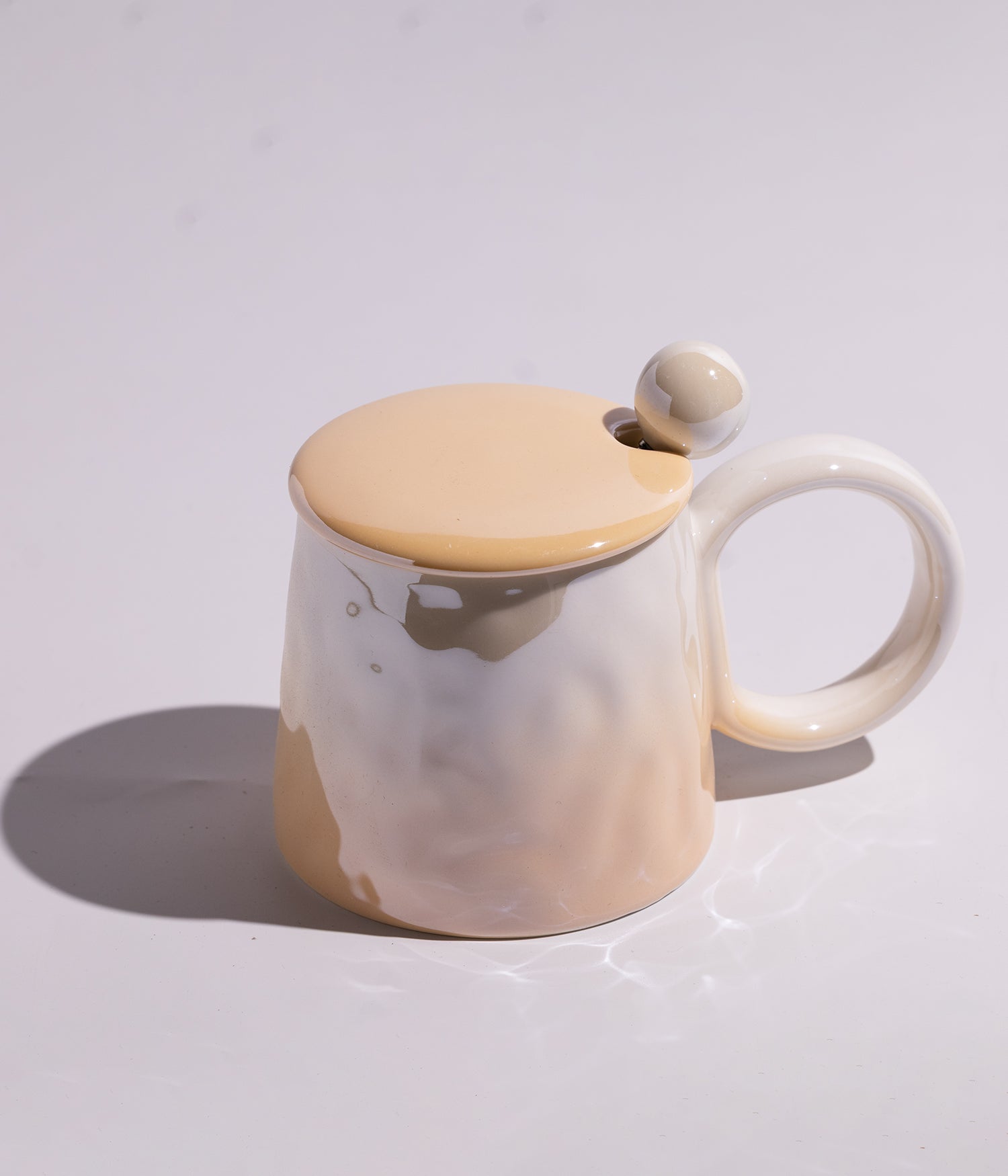 كوب قهوة سيراميك بتدرج لوني مع غطاء وملعقة