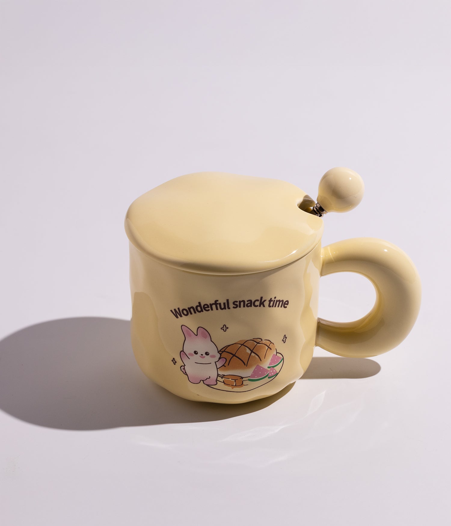 كوب سيراميك برسومات مختلفة مع غطاء وملعقة