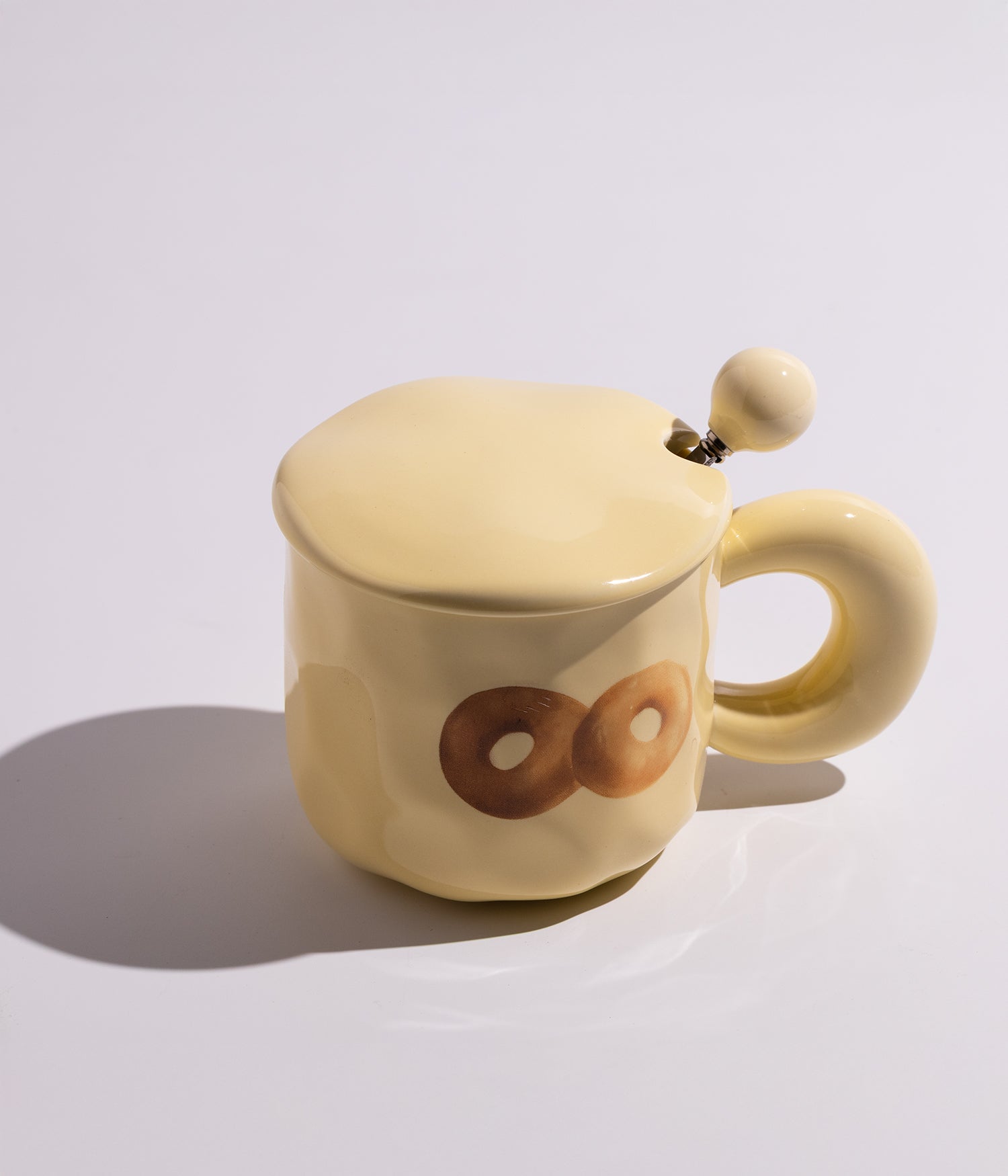 كوب سيراميك برسومات مختلفة مع غطاء وملعقة