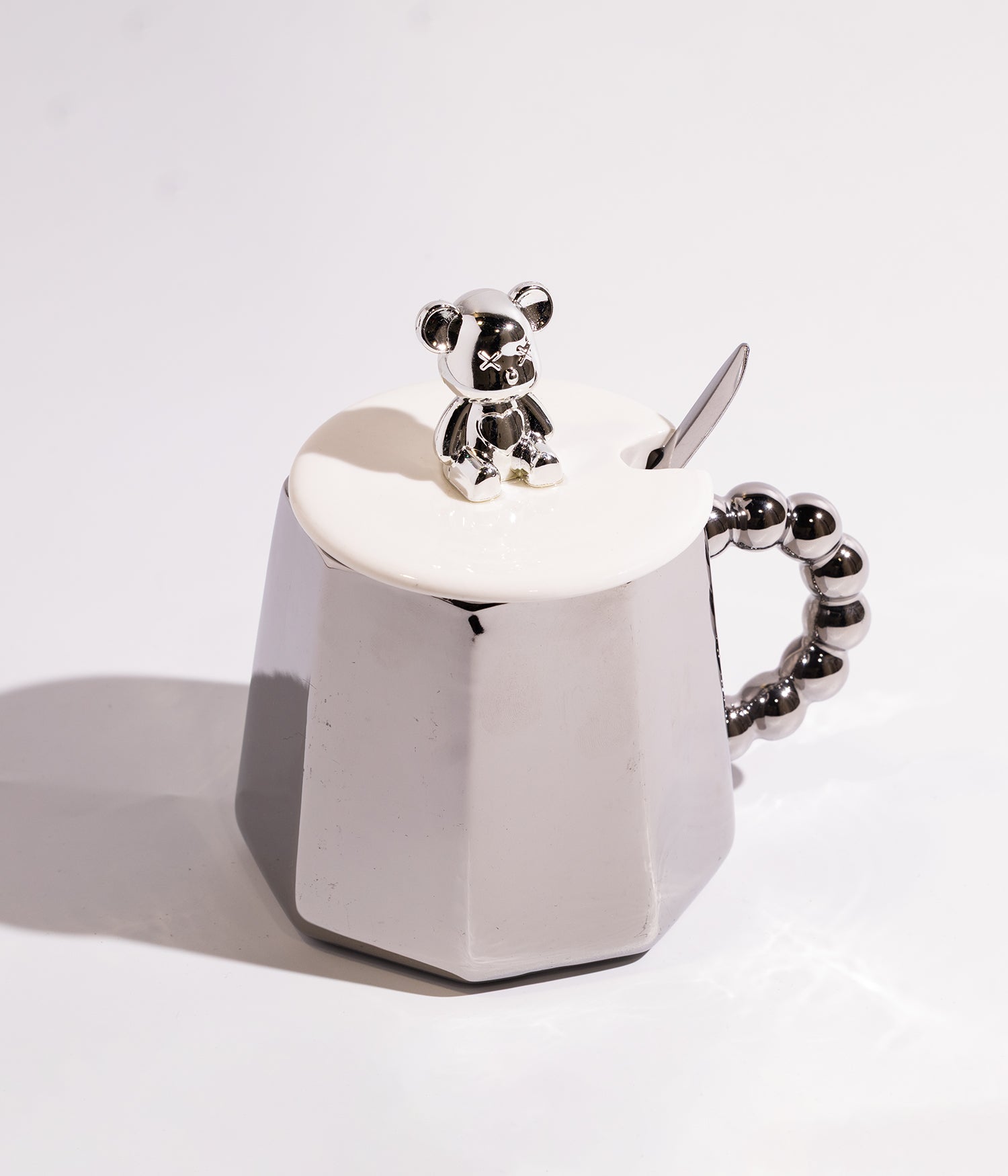 كوب سيراميك بتصميم دب صغير على الغطاء مع ملعقة