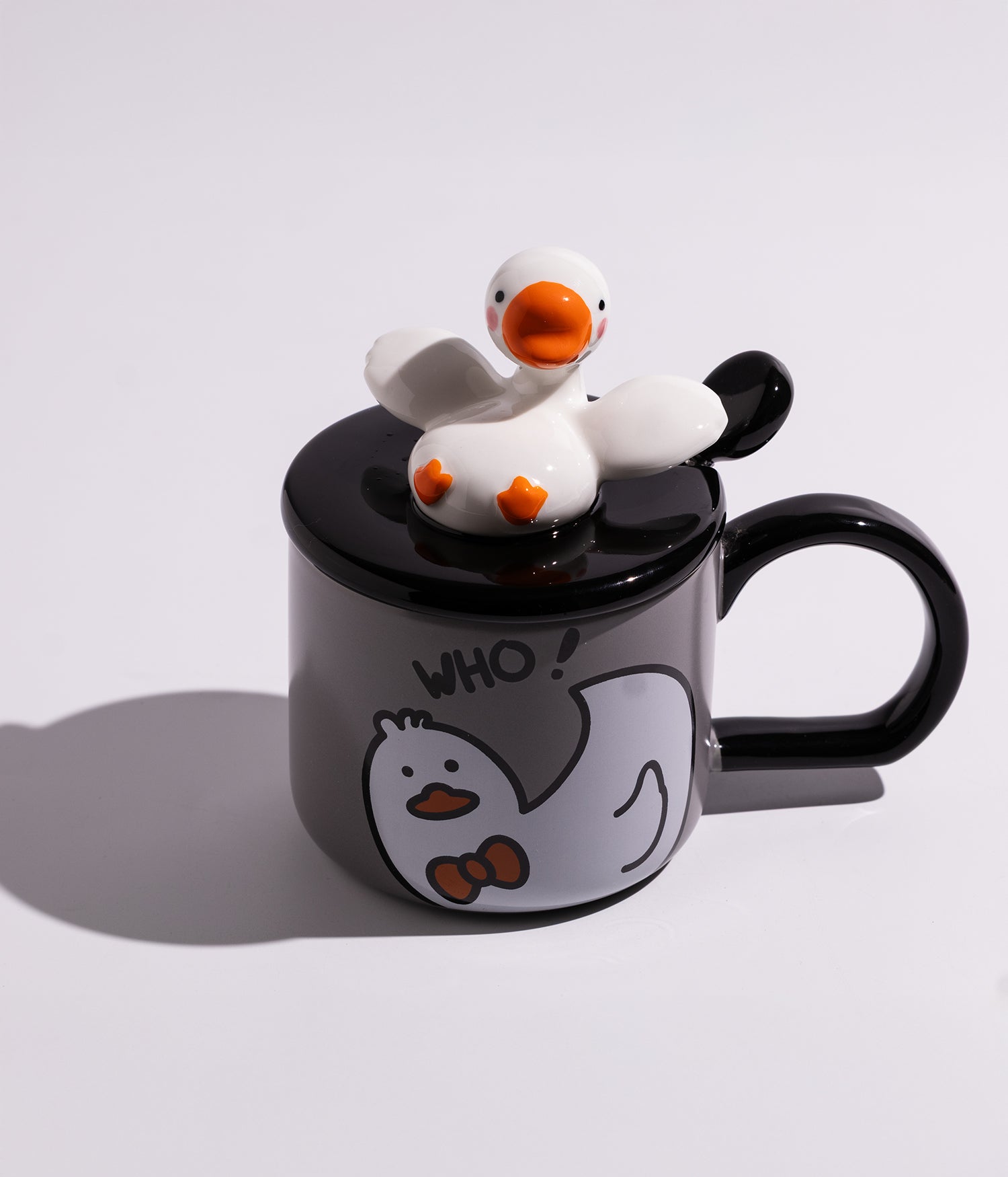 كوب سيراميك بتصميم بطوط على الغطاء مع ملعقة