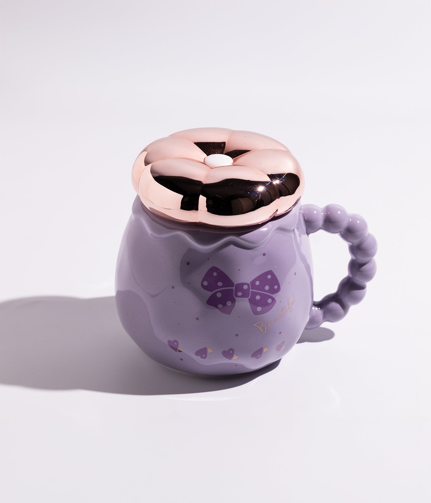 كوب سيراميك بتصميم قلوب مع غطاء على شكل وردة