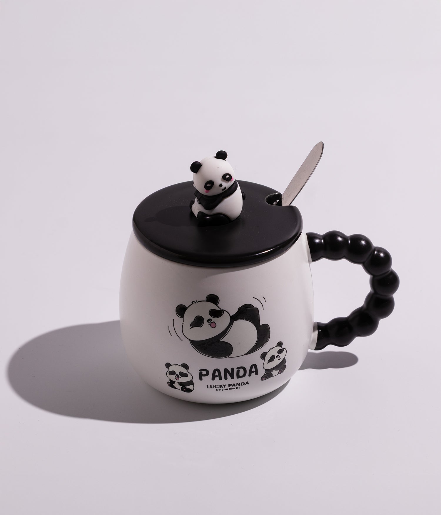 كوب سيراميك بتصميم باندا مع غطاء أسود وملعقة
