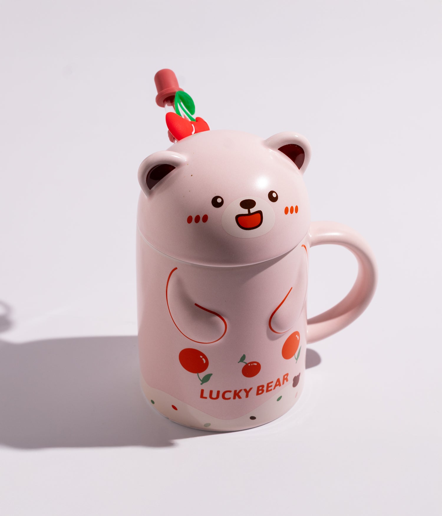 كوب سيراميك بتصميم دب مرح على الغطاء مع مزاز