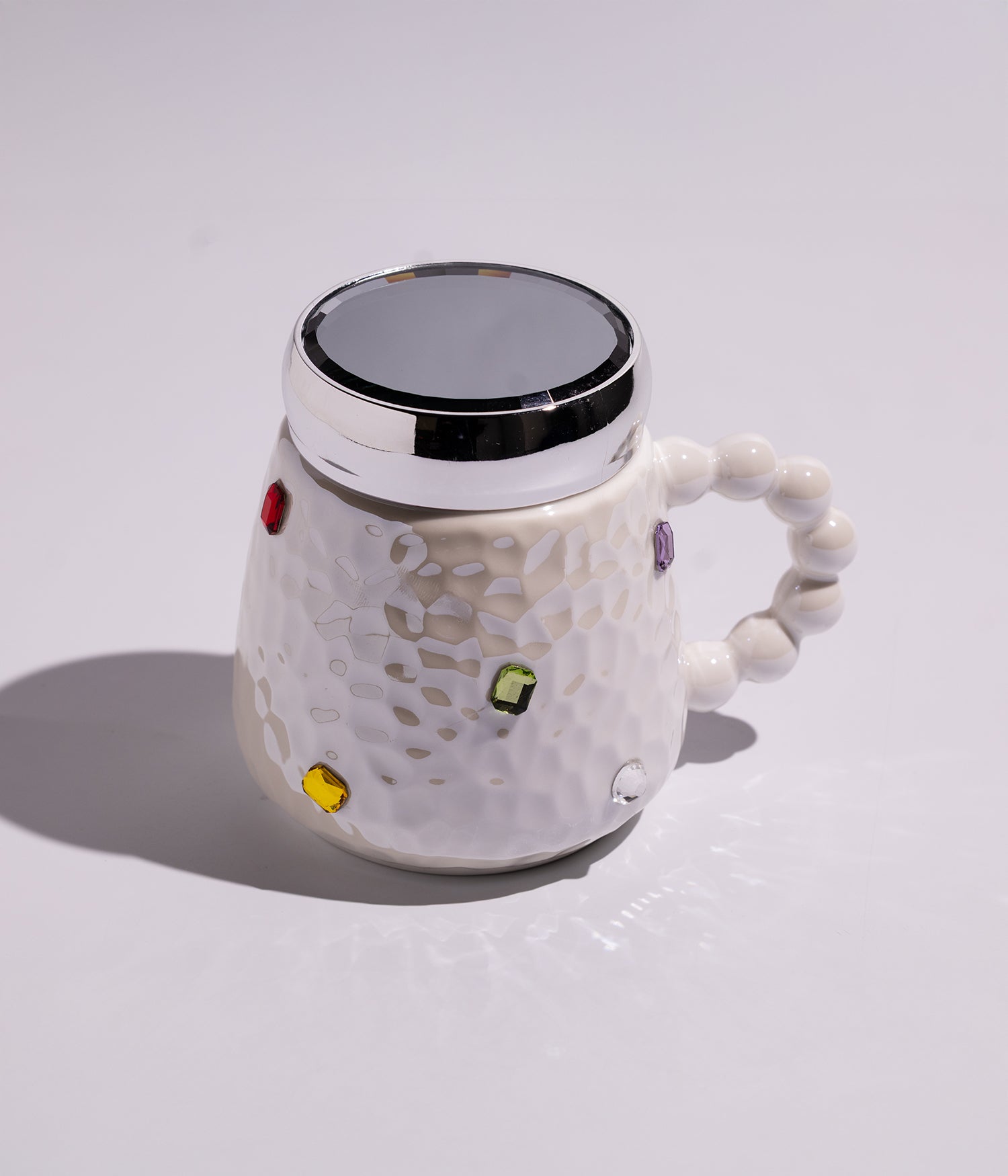 كوب سيراميك بتصميم أنيق مع غطاء محكم الاغلاق