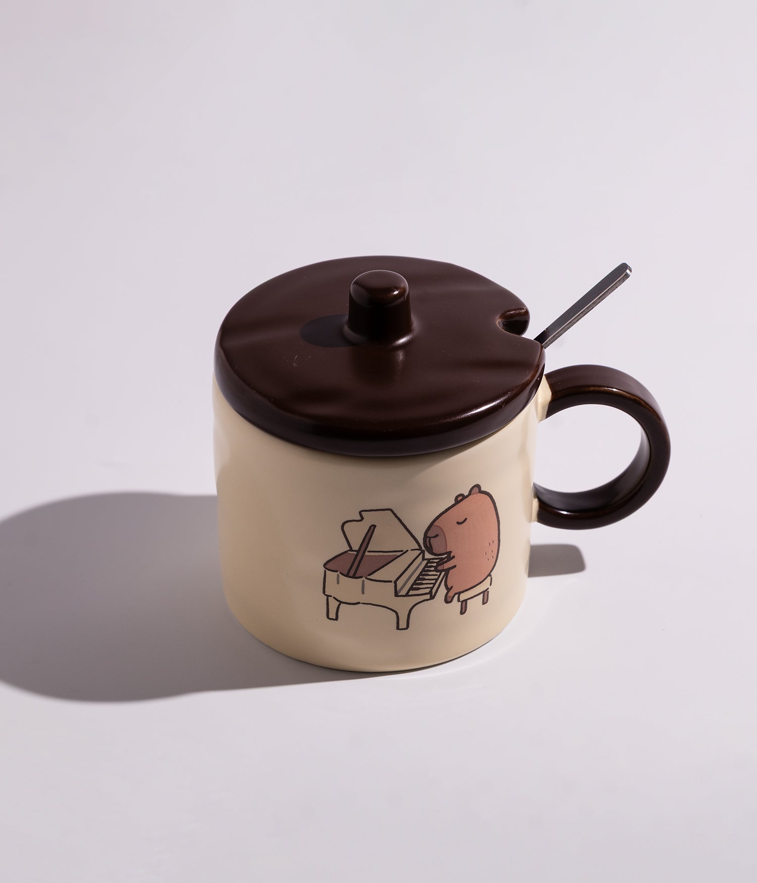 كوب قهوة سيراميك بتصميم لطيف مع غطاء وملعقة