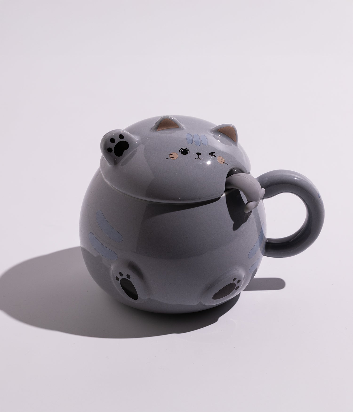 كوب سيراميك بتصميم قطة وغطاء عليه أذنين وملعقة