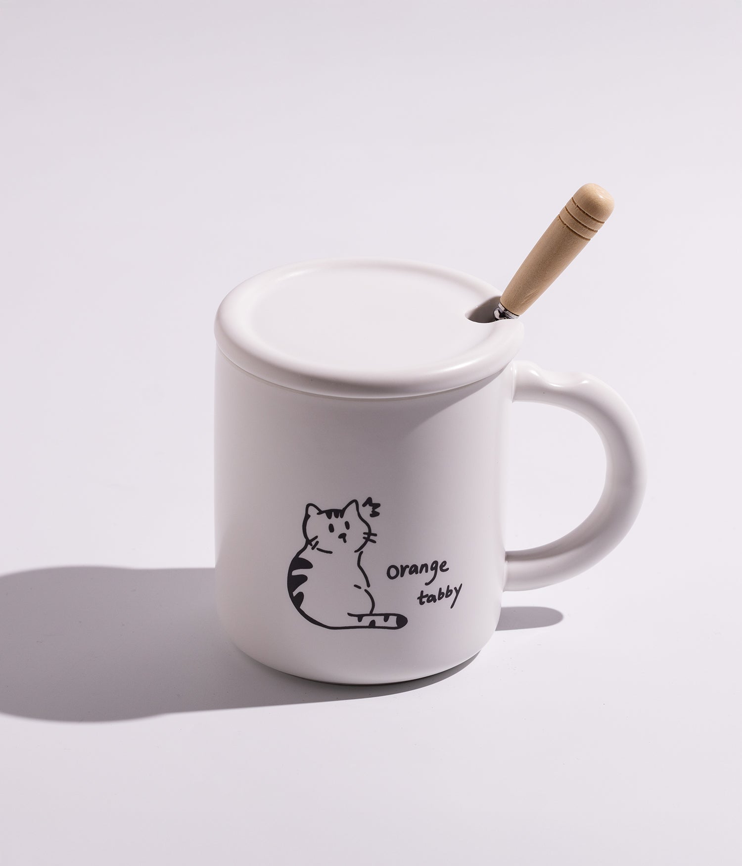 كوب قهوة سيراميك برسمة قطة مرحة مع غطاء وملعقة