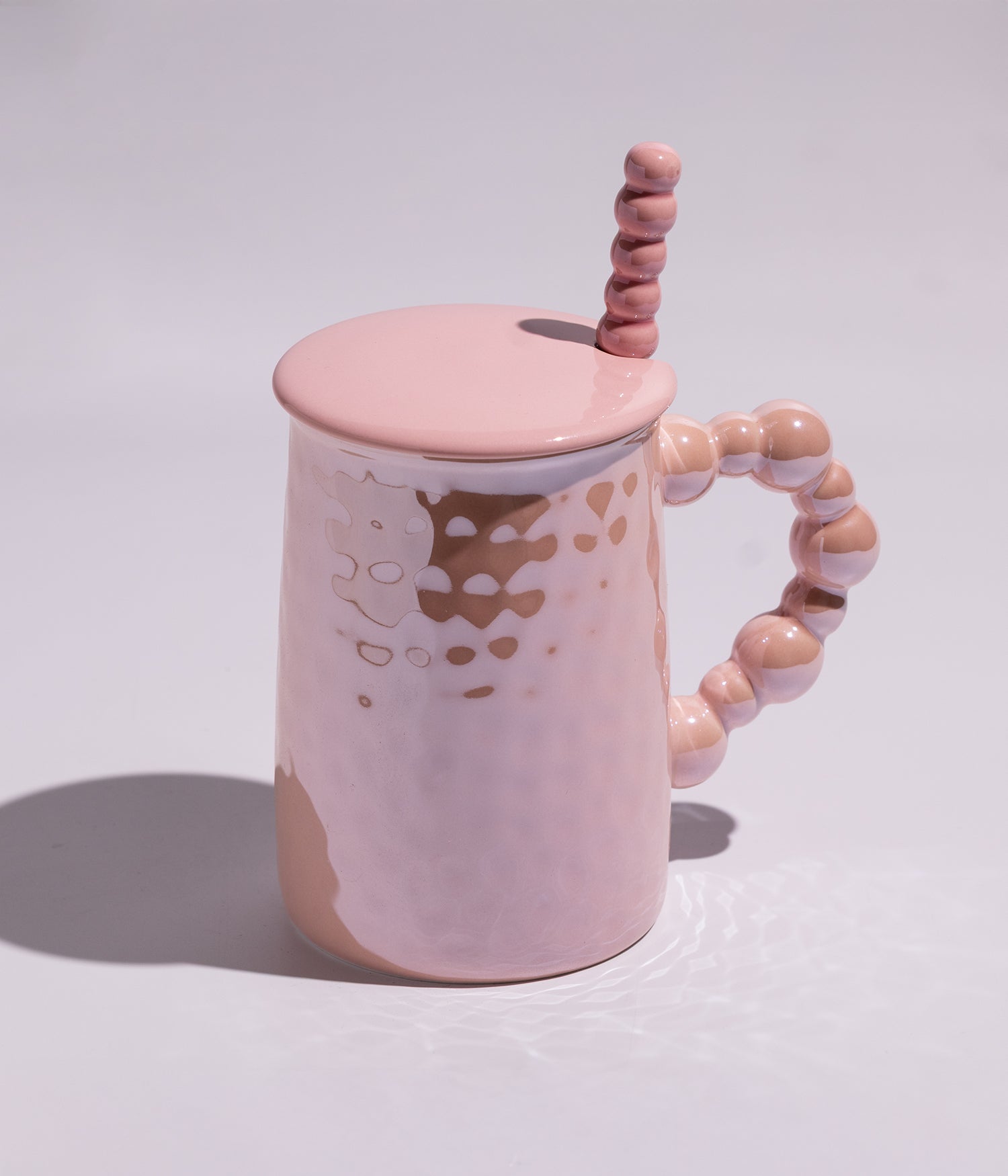 كوب قهوة سيراميك بمقبض لؤلؤ أنيق مع ملعقة وغطاء