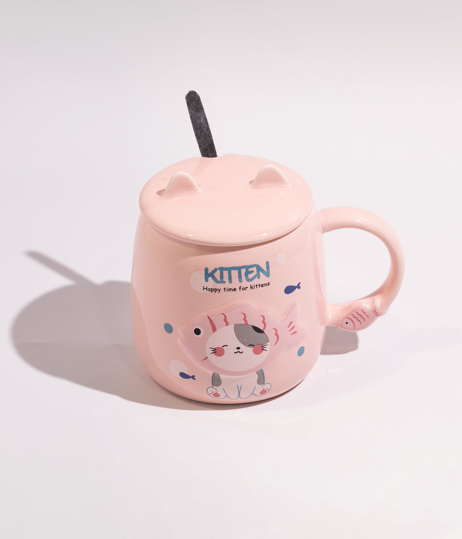 كوب قهوة سيراميك برسمة القطة والسمكة مع غطاء وملعقة