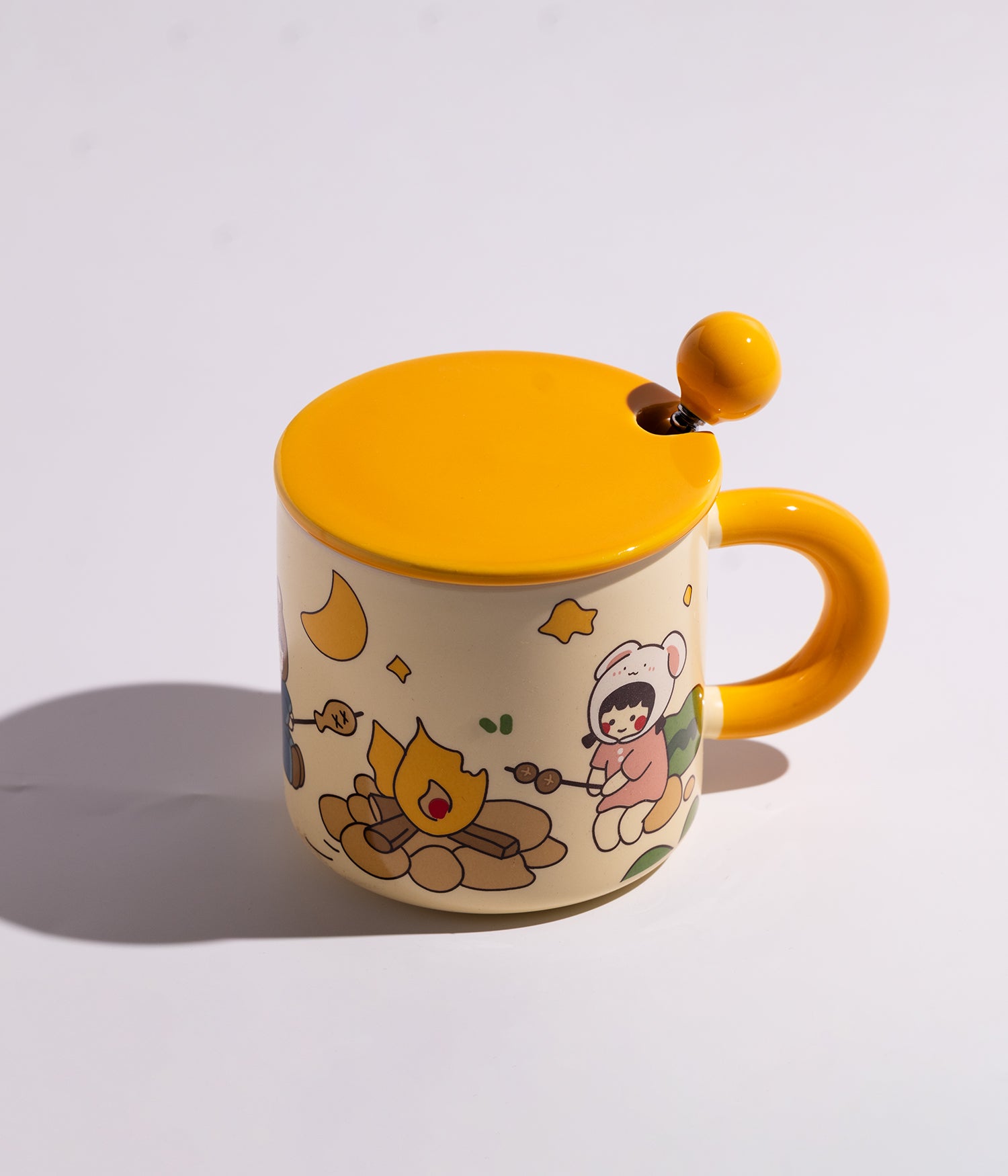 كوب سيراميك بتصميم شخصيات في الغابة مع غطاء وملعقة