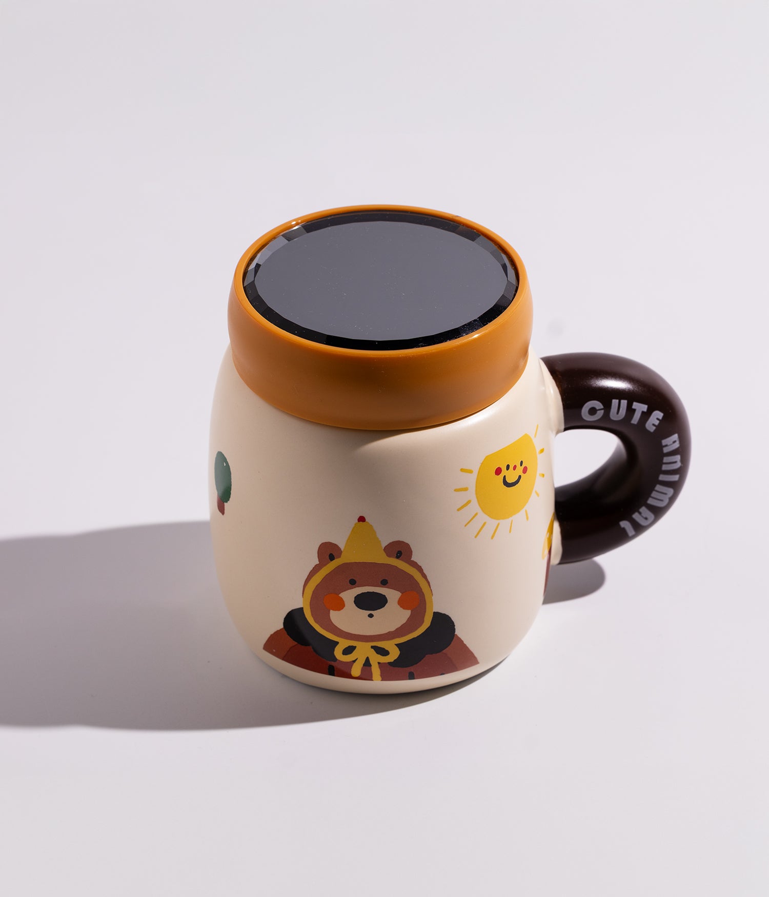 كوب قهوة سيراميك برسومات دببة مرحة مع غطاء محكم الاغلاق