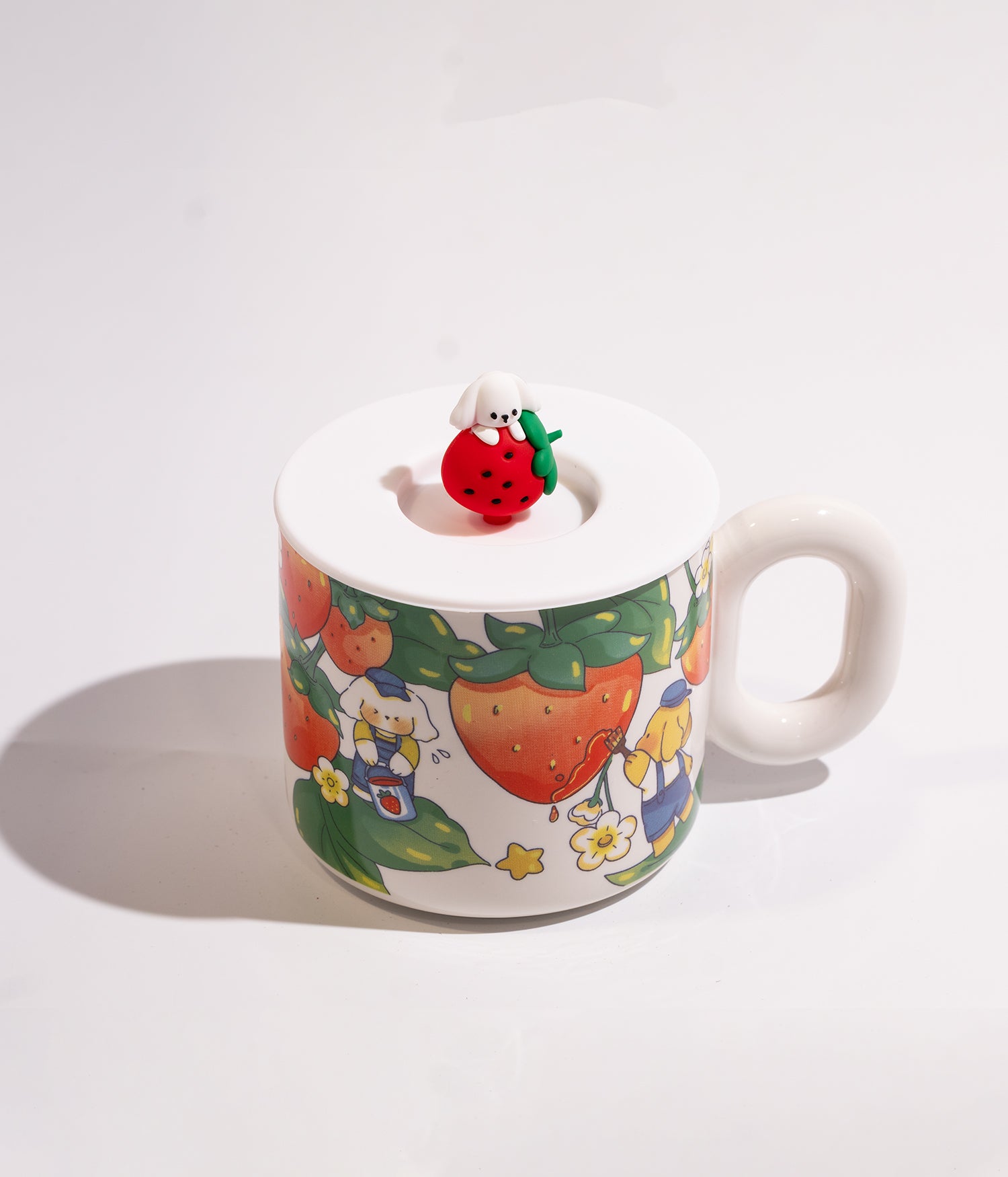 كوب سيراميك بتصميم فريز مع غطاء لحفظ الحرارة لون أبيض