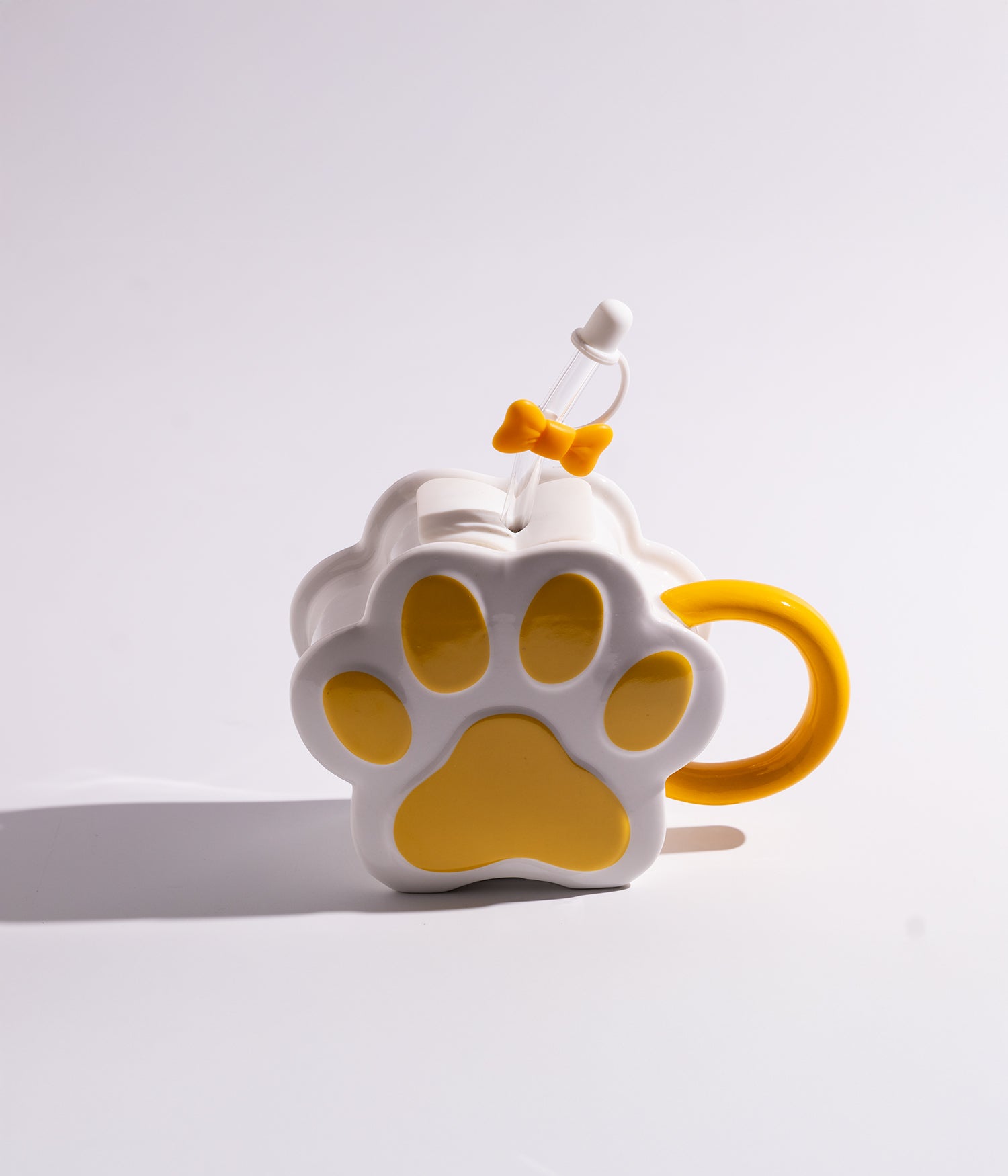 كوب قهوة سيراميك بتصميم بصمة قطة مع مزاز وميدالية