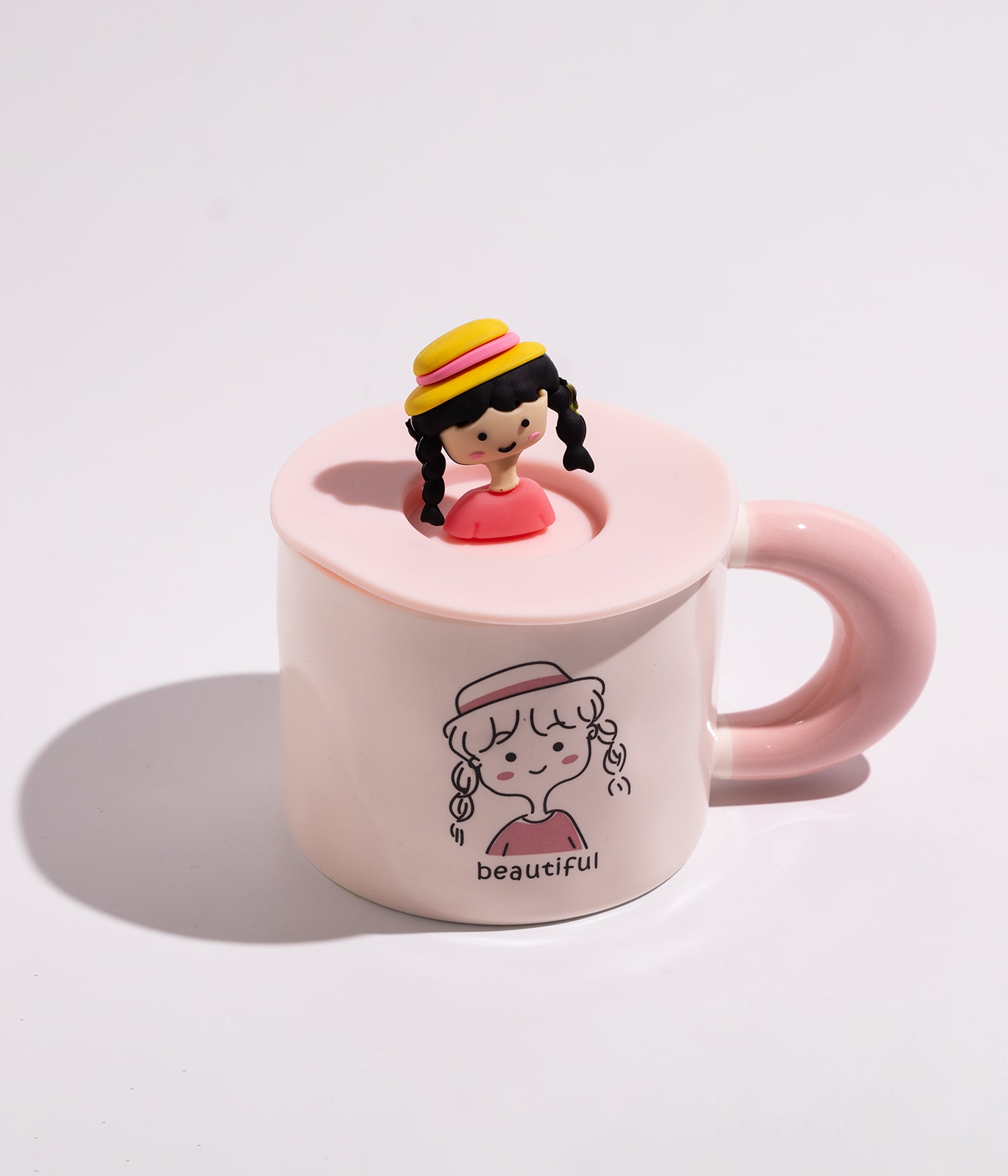 كوب للأطفال من السيراميك مع غطاء يحوي مجسم فتى وفتاة صغيرة مرحة، مزين بعبارة "Beautiful"، ملائم للاستخدام اليومي للأطفال