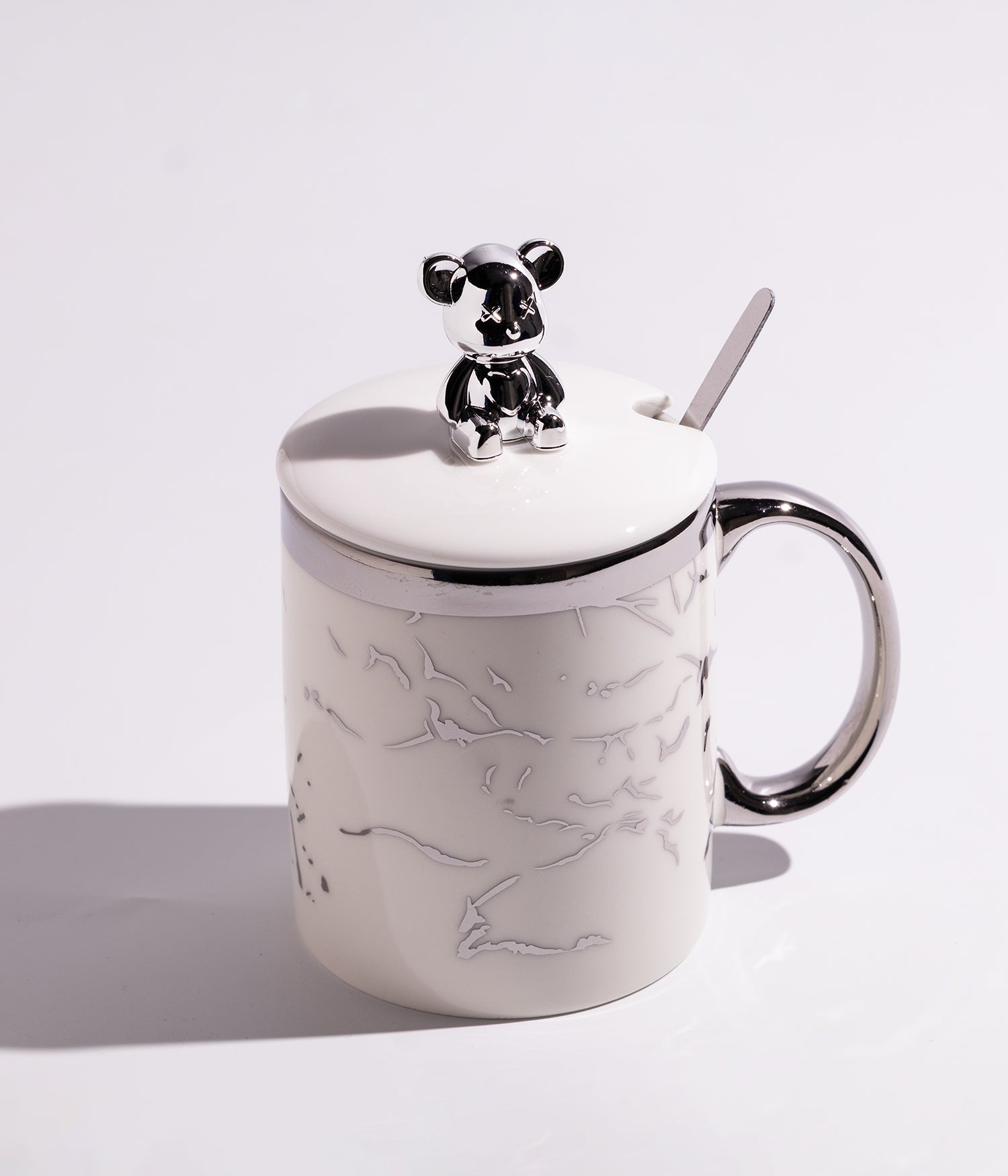 كوب سيراميك بمجسم دب ميتاليك على الغطاء وملعقة