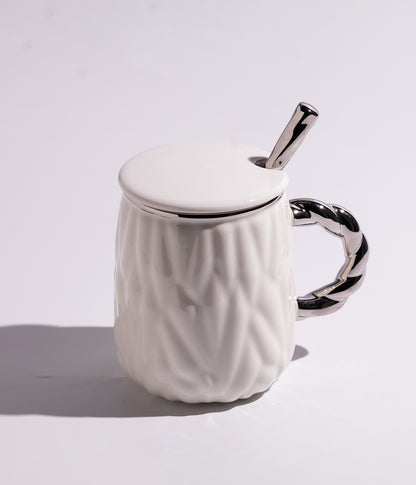 كوب سيراميك بتصميم فريد مع غطاء وملعقة