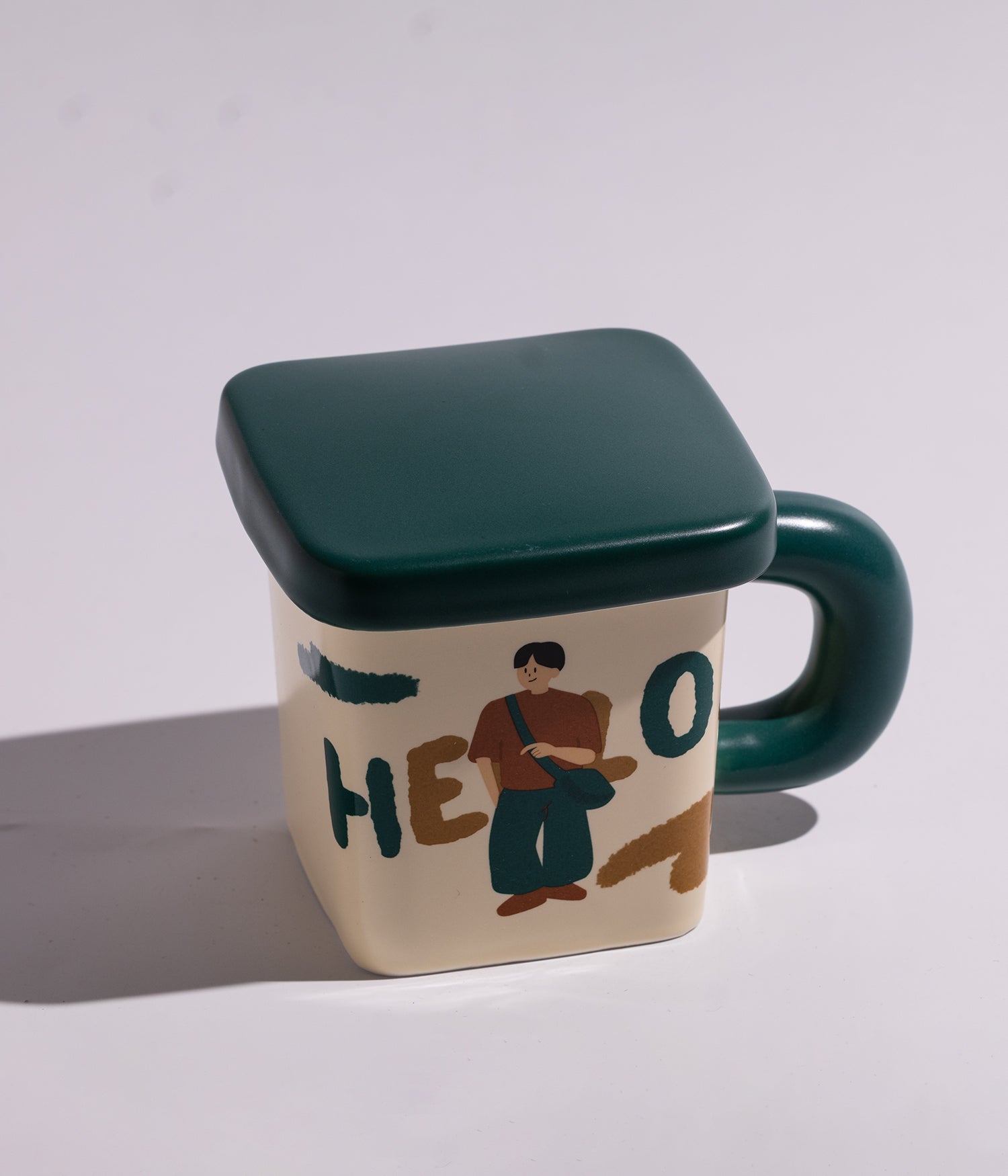 كوب سيراميك بتصميم شخصيات مرحة مع غطاء
