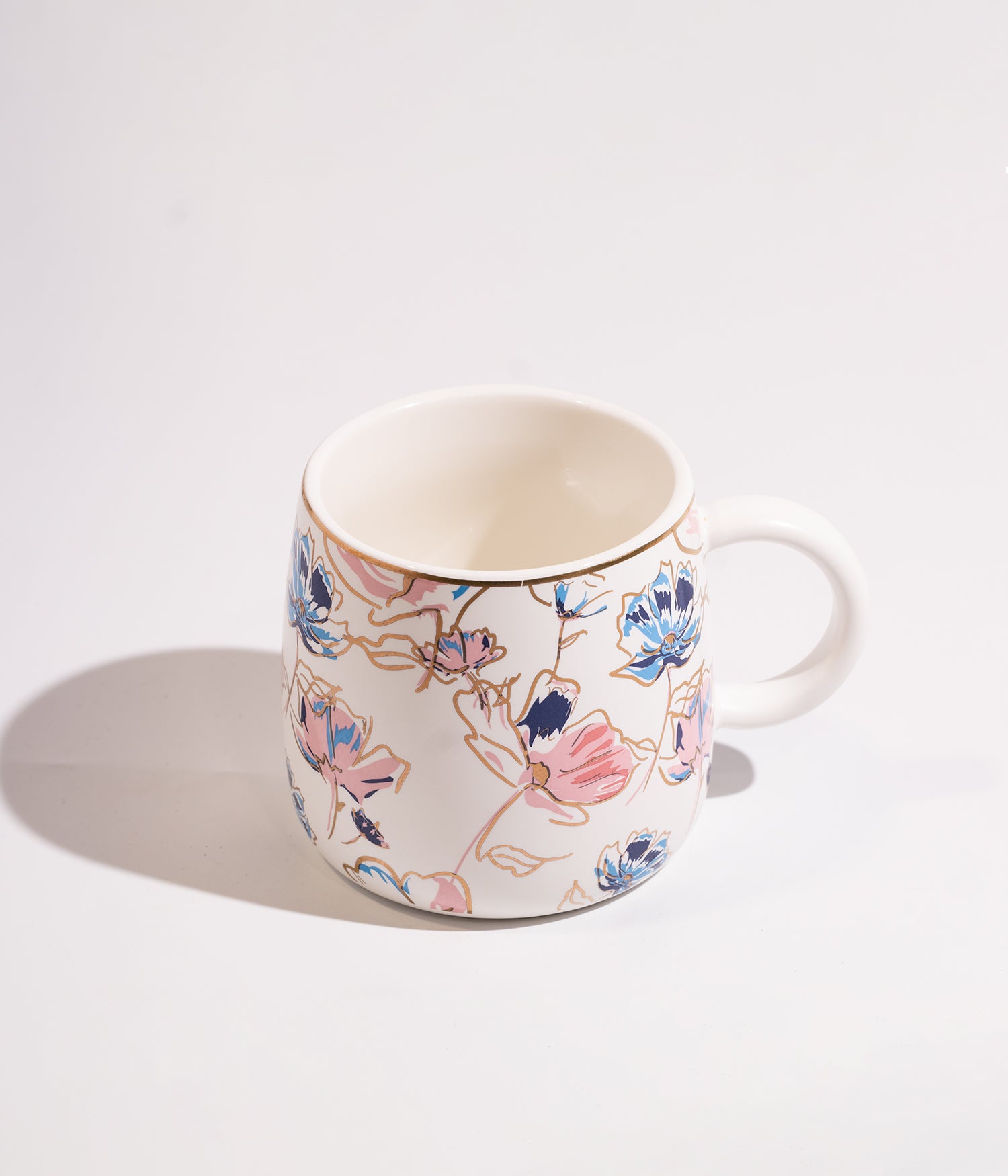 كوب سيراميك مزخرف بالورود الملونة مع ملعقة وغطاء لحفظ الحرارة