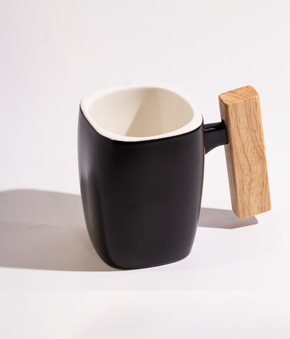 كوب سيراميك سادة بغطاء ومقبض خشبي  مميز الشكل مع ملعقة