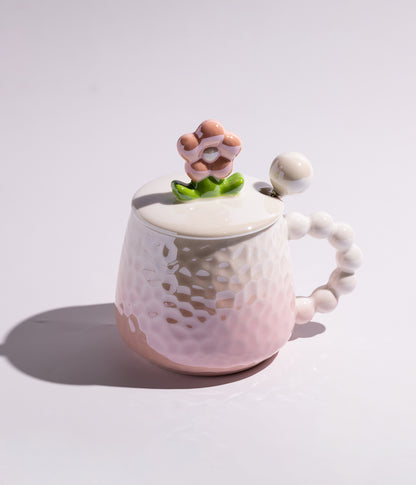 كوب سيراميك بتدرج لوني وبتصميم مجسم الوردة على الملعقة مع غطاء