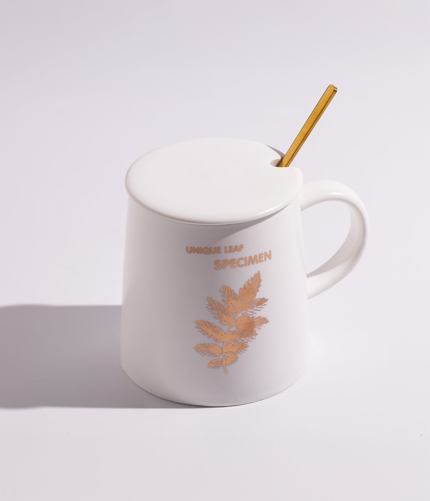 كوب سيراميك بتصميم ورق شجر باللون الذهبي مع غطاء وملعقة