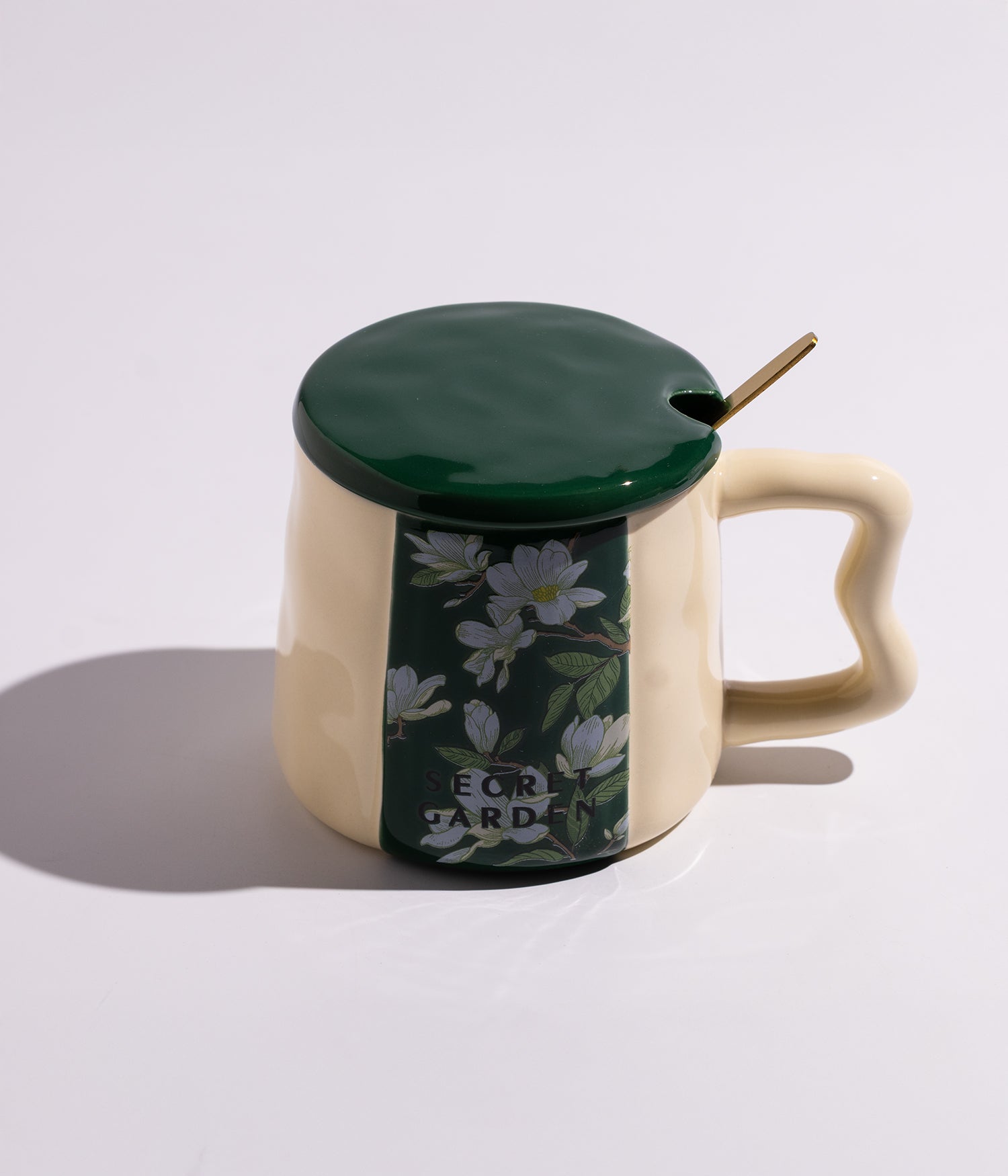 كوب سيراميك بتصميم ورود ملونة بغطاء وملعقة