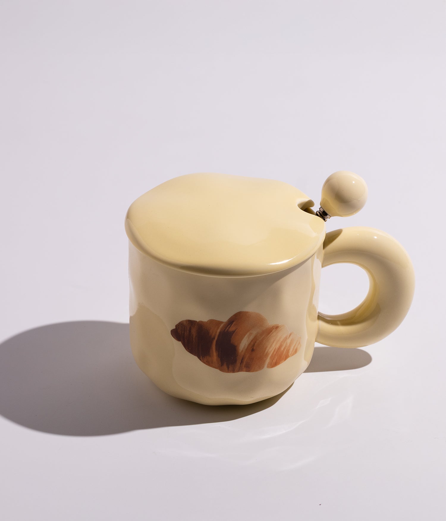 كوب سيراميك برسومات مختلفة مع غطاء وملعقة