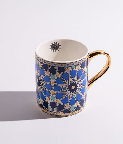 كوب سيراميك بنقوش هندسية شرقية ومقبض ذهبي أنيق