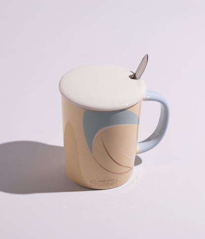 كوب سيراميك بتصميم ألوان زاهية مع خطوط ذهبية مع غطاء وملعقة