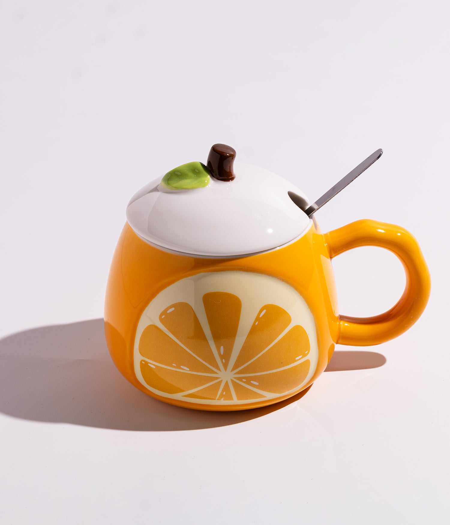 كوب سيراميك بتصميم فواكه مع غطاء وملعقة