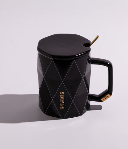 كوب سيراميك بتصميم خطوط هندسية مع غطاء وملعقة