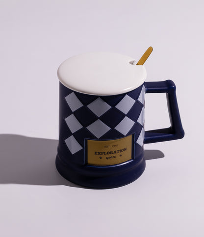 كوب سيراميك بتصميم مربعات هندسية مع غطاء وملعقة