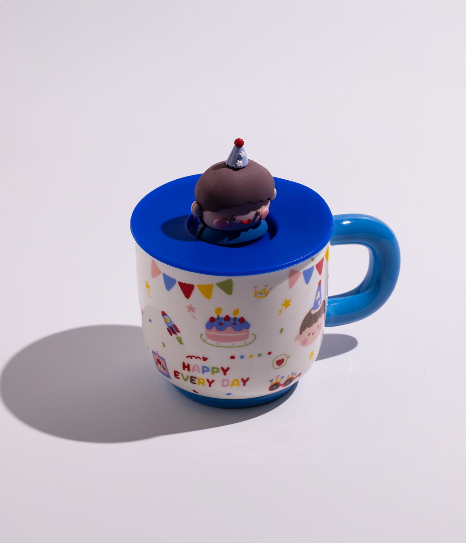 كوب قهوة سيراميك بمجسم شخصيات لطيفة على الغطاء