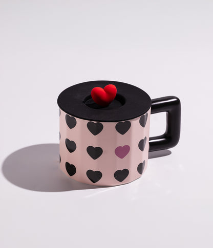 كوب سيراميك بتصميم قلوب ملونة وبغطاء لحفظ الحرارة