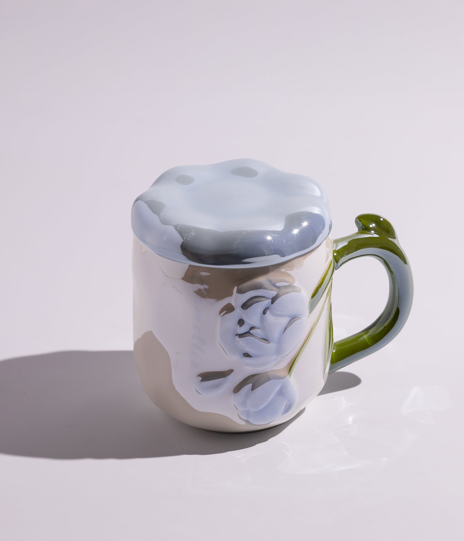 كوب قهوة سيراميك بتصميم وردة بارزة مع غطاء لحفظ الحرارة