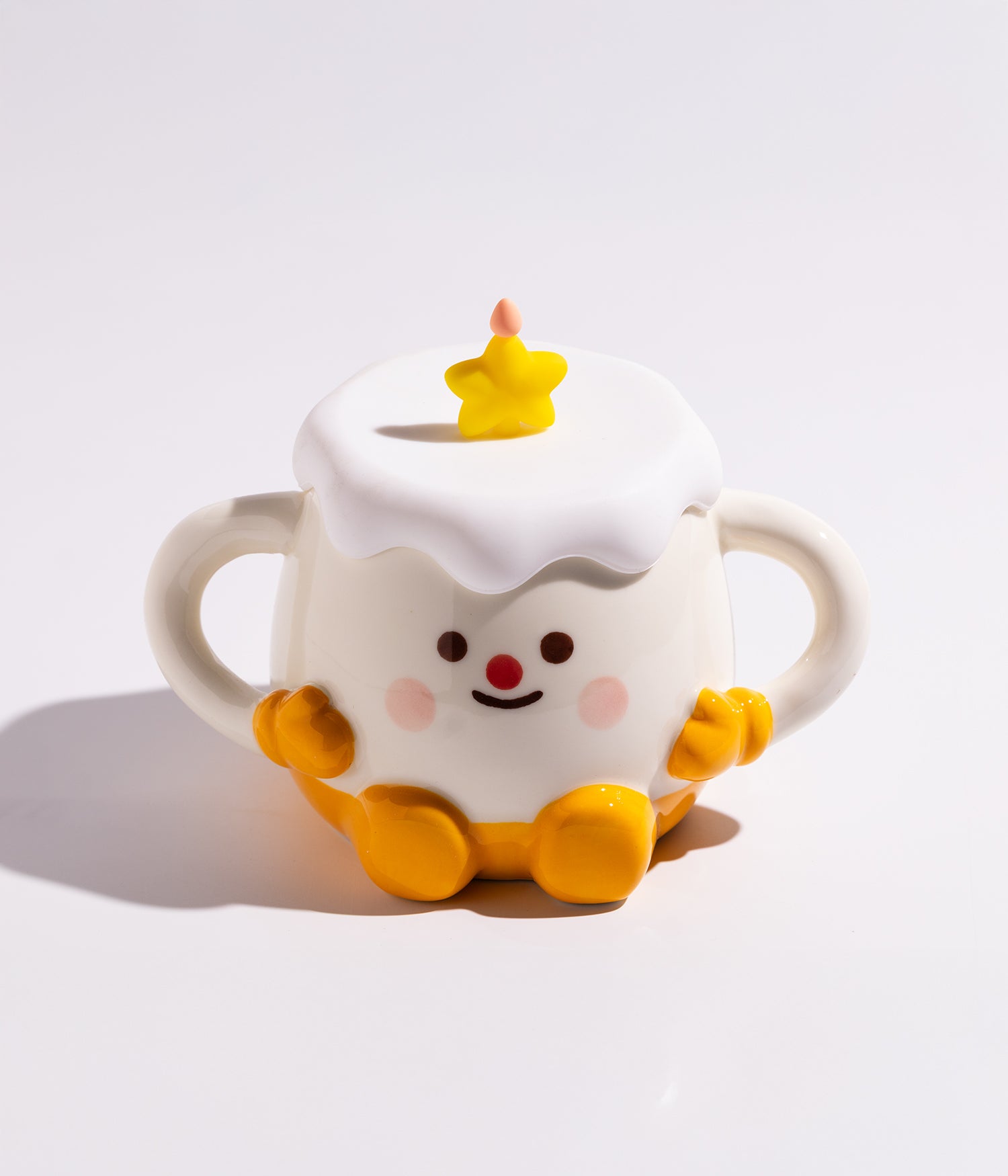 كوب سيراميك بتصميم دب مرح مع غطاء عليه نجمة