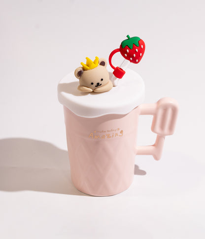 كوب سيراميك بتصميم أيس كريم ودب على الغطاء مع مزاز بشكل فواكه