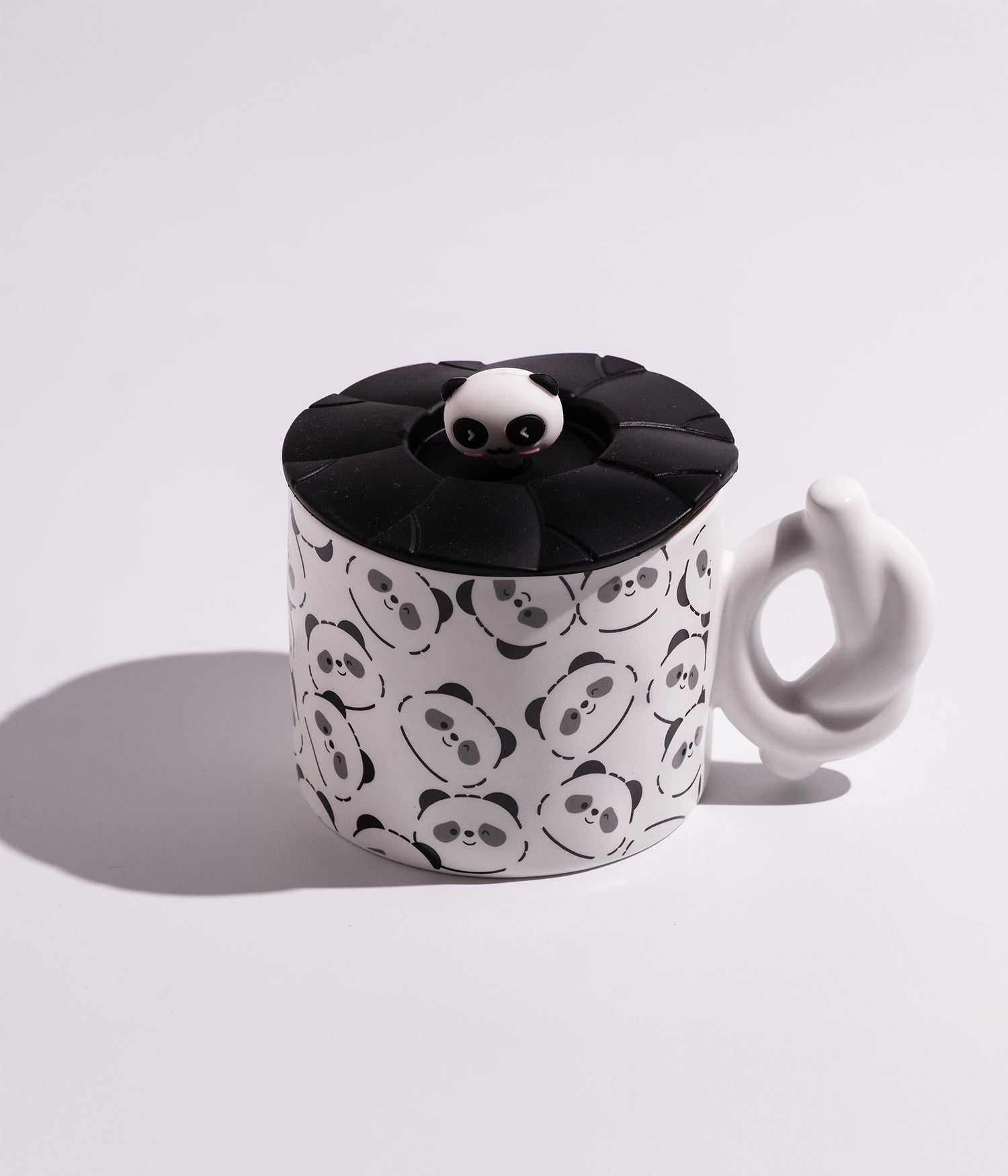 كوب سيراميك بتصميم باندا مع غطاء
