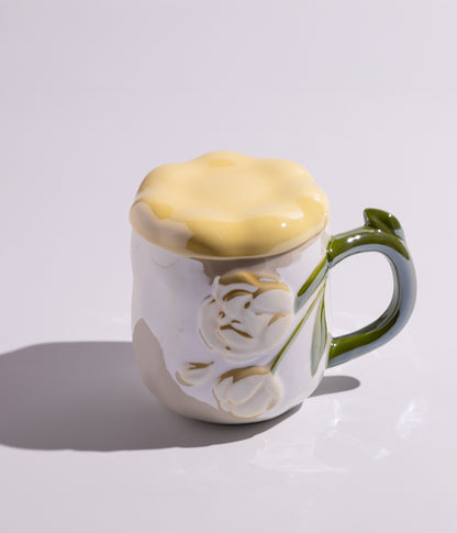 كوب قهوة سيراميك بتصميم وردة بارزة مع غطاء لحفظ الحرارة