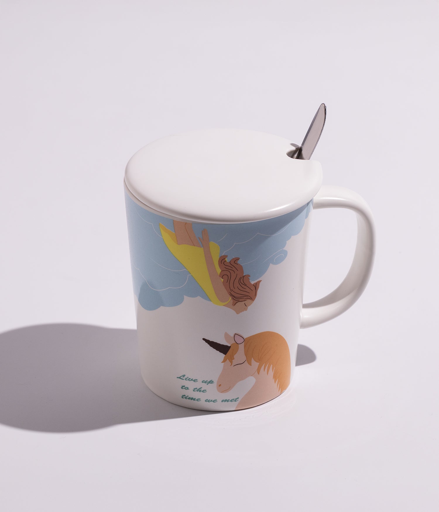 كوب سيراميك بتصميم وبألوان فريدة مع غطاء وملعقة