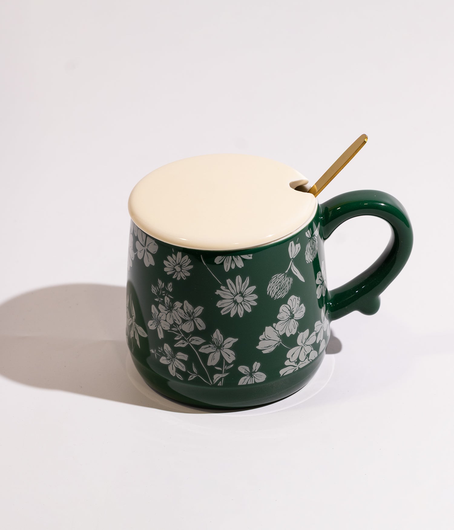 كوب سيراميك بتصميم ورود خضراء مع غطاء وملعقة ذهبية