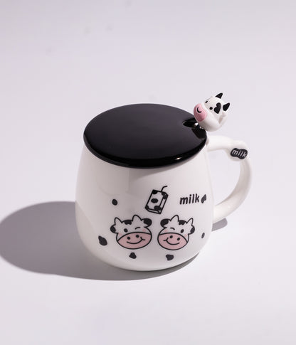 كوب سيراميك بتصميم بقرة مرحة وبغطاء وملعقة