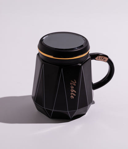 كوب قهوة سيراميك بتصميم هندسي مع غطاء محكم الاغلاق