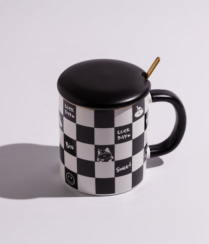 كوب قهوة سيراميك بتصميم مربعات مع غطاء وملعقة