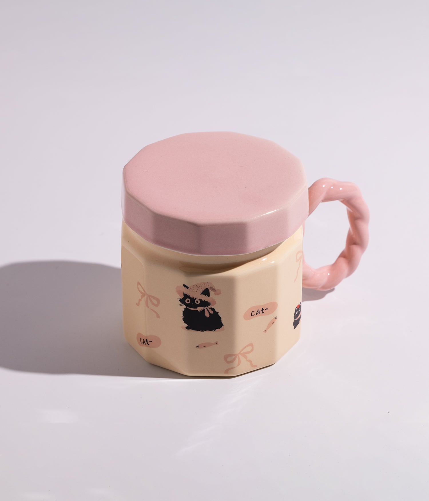كوب قهوة سيراميك برسومات قطط وغطاء ملون لحفظ الحرارة