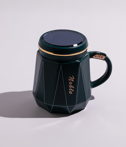 كوب قهوة سيراميك بتصميم هندسي مع غطاء محكم الاغلاق