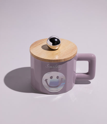 كوب سيراميك بتصميم سمايلات وبغطاء وملعقة