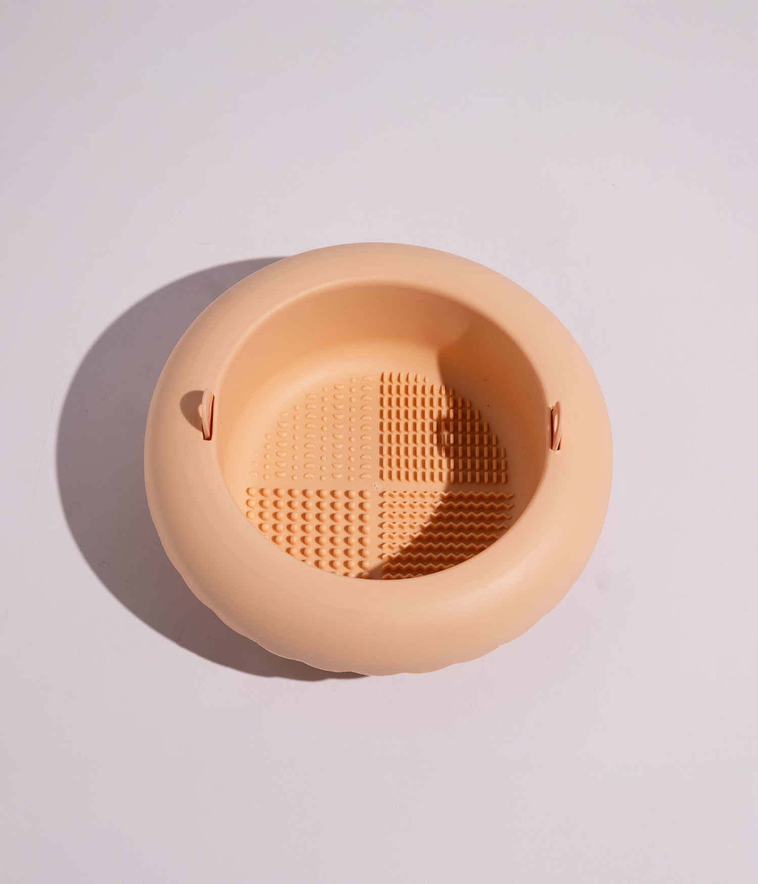 سلة تنظيف فرش المكياج بمقبض 3 في 1